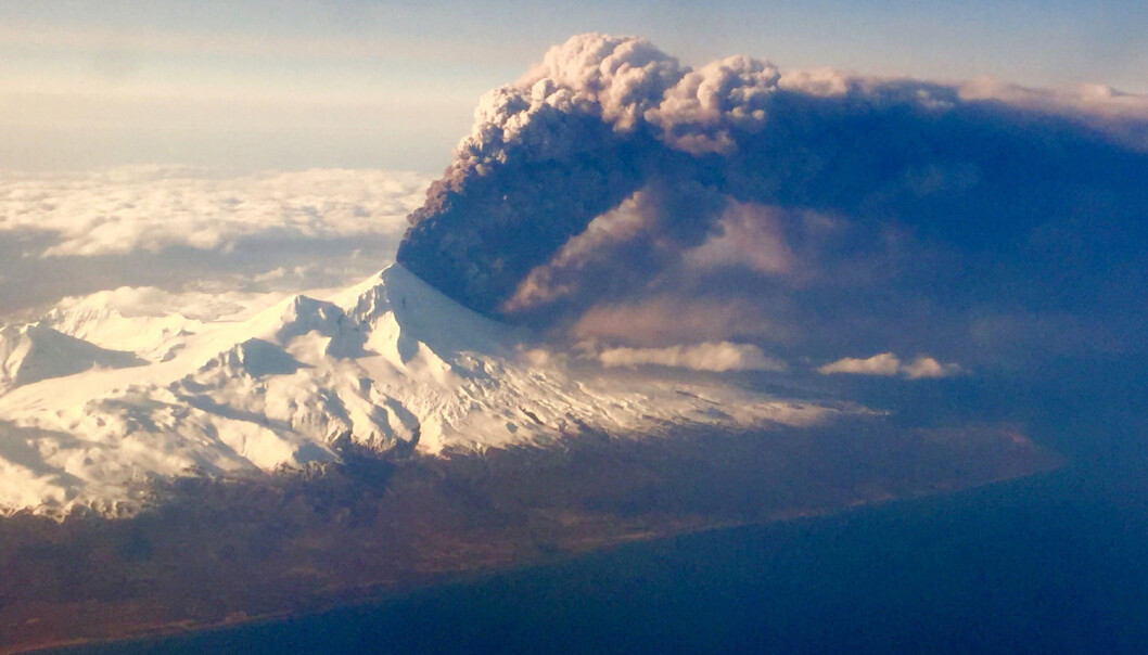Bildet viser utbruddet på vulkanen Pavlof i Alaska i forrige uke. Rester av svovelutslipp nådde helt frem til Norge i helgen. (Foto: Colt Snapp, AP, NTB scanpix) Bildet viser utbruddet på vulkanen Pavlof i Alaska i forrige uke. Rester av svovelutslipp nådde helt frem til Norge i helgen. (Foto: Colt Snapp, AP, NTB scanpix)