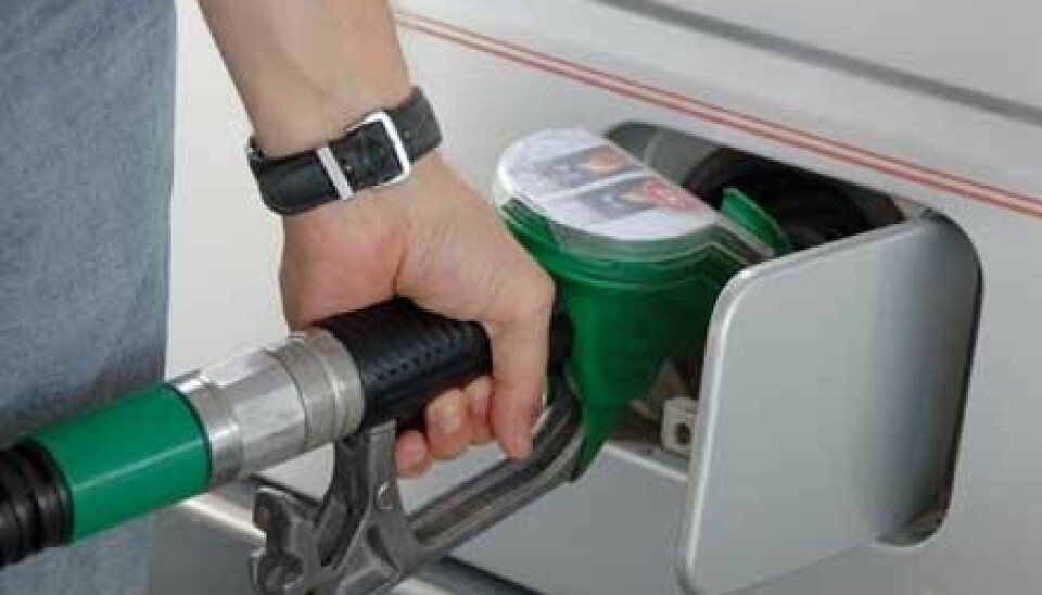 A majority of Norwegians want lower fuel taxes. But if the tax revenues is targeted to a specific environmental objective, they don't mind a raise in fuel taxes. (Photo: Colourbox)