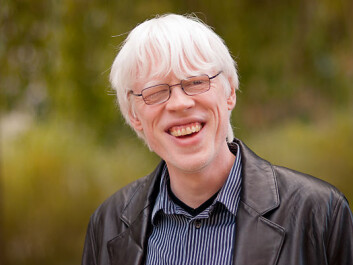 Frode Eika Sandnes, professor at HiOA, has developed a method that will make life a lot easier for those of us who struggle with full and chaotic digital photo collections on our computers. (Photo: Sonja Balci) Frode Eika Sandnes, professor at HiOA, has developed a method that will make life a lot easier for those of us who struggle with full and chaotic digital photo collections on our computers. (Photo: Sonja Balci)