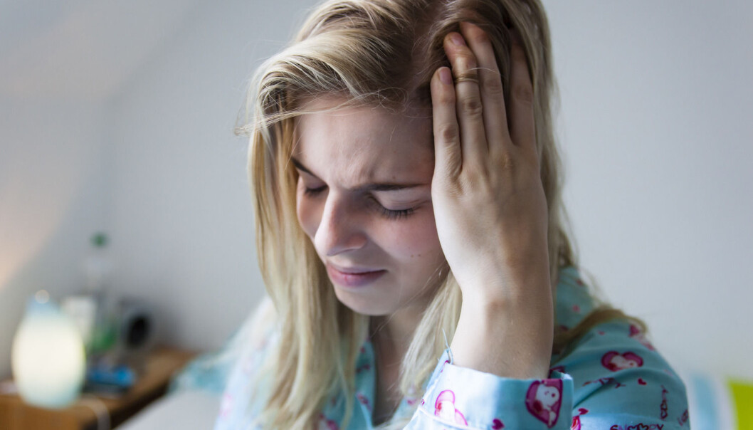 Ut fra det ungdommene i en studie forteller er de opplært av foreldrene – vanligvis mor, til å bruke smertestillende. Ungdommene har tilgang til medikamentene hjemme. (Foto: Mike Schröder, Samfoto, NTB scanpix) Ut fra det ungdommene i en studie forteller er de opplært av foreldrene – vanligvis mor, til å bruke smertestillende. Ungdommene har tilgang til medikamentene hjemme. (Foto: Mike Schröder, Samfoto, NTB scanpix)