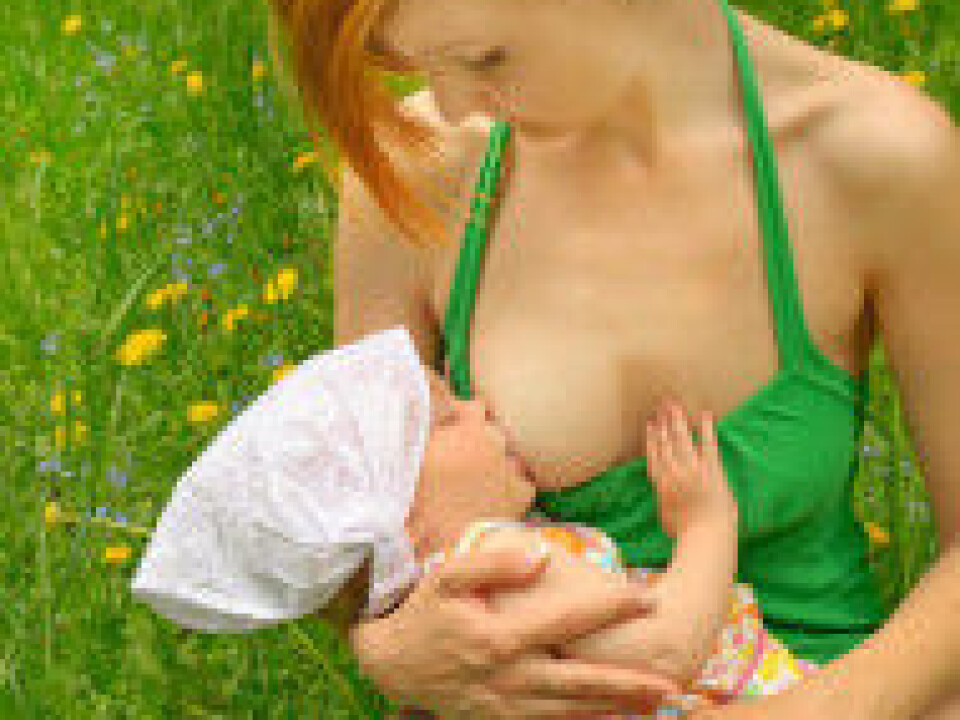 Breastfeeding is the norm in the Nordic countries (Illustration: Colourbox)