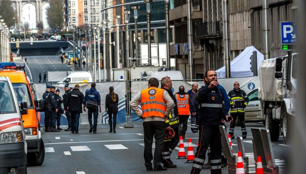 En svensk studie viser at en stor andel av utrykningspersonellet ikke er overbevist om sin egen etats evne til å oppfylle forventningene ved et terrorangrep. Politiet skårer dårligst, og mange politifolk vet ikke hva de skal gjøre på åstedet. Her fra gårsdagens angrep ved Maalbeek t-banestasjon i Brüssel. (Foto: NTB Scanpix) En svensk studie viser at en stor andel av utrykningspersonellet ikke er overbevist om sin egen etats evne til å oppfylle forventningene ved et terrorangrep. Politiet skårer dårligst, og mange politifolk vet ikke hva de skal gjøre på åstedet. Her fra gårsdagens angrep ved Maalbeek t-banestasjon i Brüssel. (Foto: NTB Scanpix)