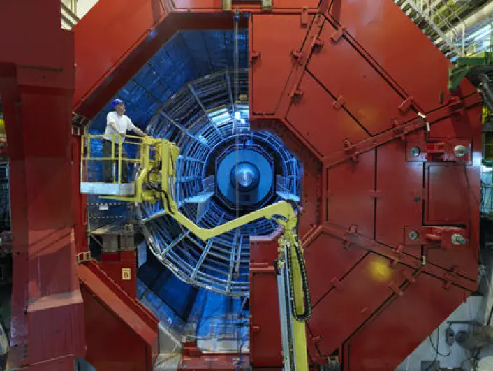 "Innsida av detektoren ALICE under bygging." (Foto: CERN)