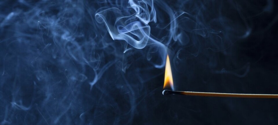 Er det egentlig sant at en fyrstikk kan brenne bort dolukt?  (Illustrasjonsfoto: fantasystudio/Shutterstock/NTB scanpix)