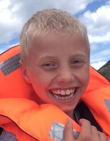 Sindre på 10 år er plassert i en spesialklasse for barn med lærevansker. Klassen ligger ved en ungdomsskole. Ingen av barna der har derfor daglig eller ukentlig kontakt med jevnaldrende, funksjonsfriske barn. (Foto: Privat) Sindre på 10 år er plassert i en spesialklasse for barn med lærevansker. Klassen ligger ved en ungdomsskole. Ingen av barna der har derfor daglig eller ukentlig kontakt med jevnaldrende, funksjonsfriske barn. (Foto: Privat)