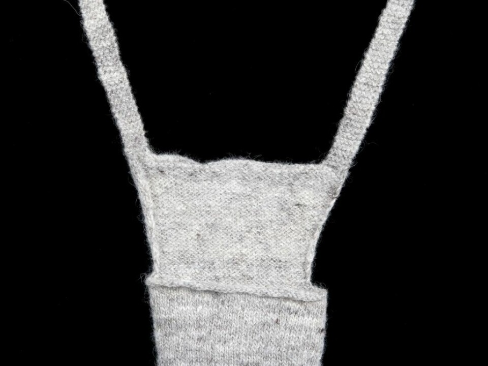 When presented to a boy, the self-knitted codpiece was a love token which also proved the girl's handicraft skills. If accepted, it indicated that the love was requited. (Foto: Anne-Lise Reinsfelt/Norsk Folkemuseum)