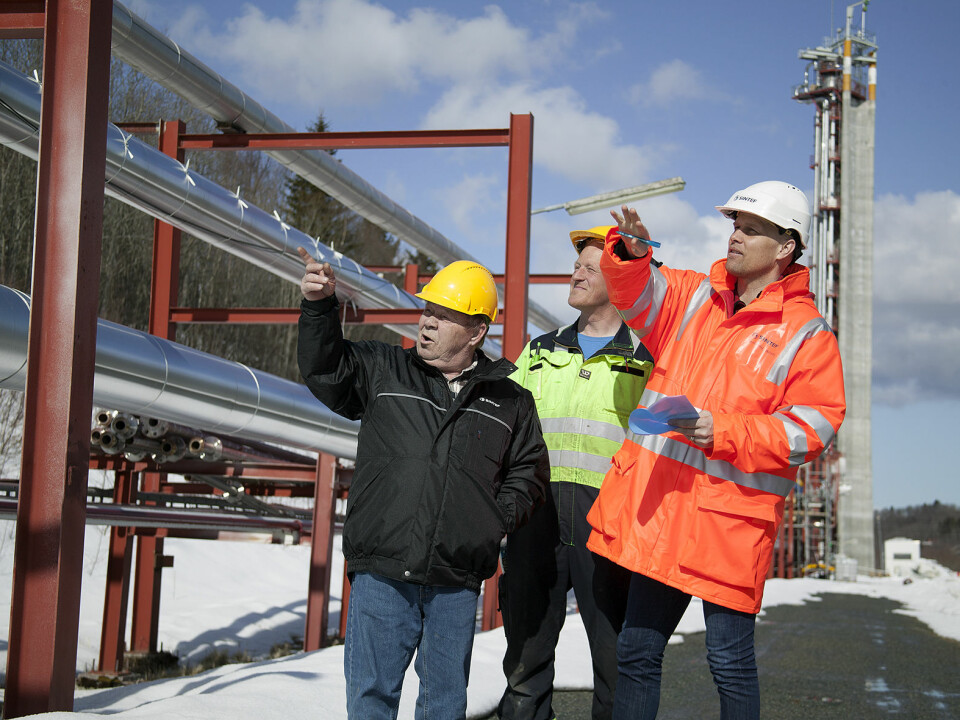In the multiphase laboratory, these scientists have been gathering measurement data that show how tomorrow’s viscous oils will behave as they are brought ashore in pipelines that they share with natural gas. From the left; Karl Gustav Gustavsen, Arne Erik Rekkebo and Christian Brekken. (Photo: SINTEF / Gry Karin Stimo)