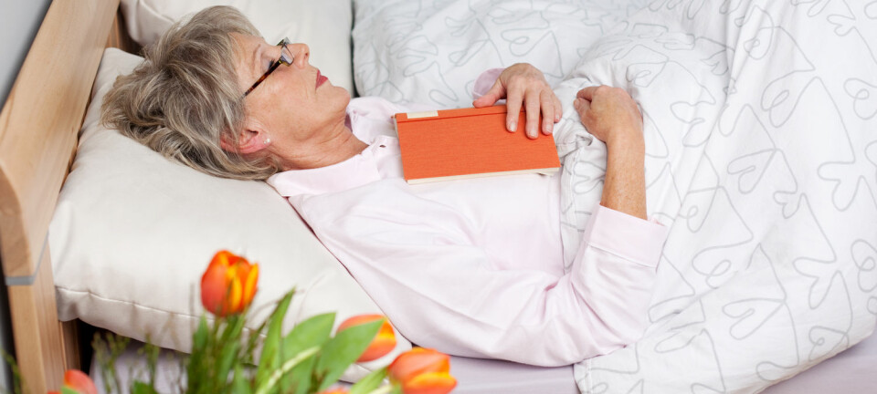 – For å redusere utmattelse tror vi det er viktig å unngå for mye inaktiv tid i senga i akuttfasen, sier lege Anne Hokstad. (Illustrasjonsfoto: Shutterstock/NTB scanpix)