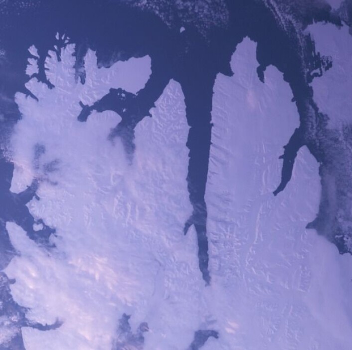 Det aller første bildet fra Sentinel-3A. Og veldig lite is i fjordene på Svalbard. (Bilde: Copernicus Sentinel data 2016) Det aller første bildet fra Sentinel-3A. Og veldig lite is i fjordene på Svalbard. (Bilde: Copernicus Sentinel data 2016)