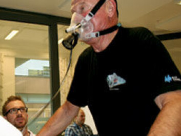 Sverre Kirtsæther runs on a treadmill so that Øyvind Eian, a master's student in exercise physiology, can measure his maximal oxygen uptake, or VO2max. (Photo: Nancy Bazilchuk) Sverre Kirtsæther runs on a treadmill so that Øyvind Eian, a master's student in exercise physiology, can measure his maximal oxygen uptake, or VO2max. (Photo: Nancy Bazilchuk)