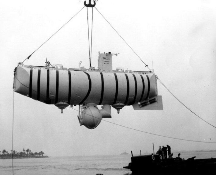 Undervannfartøyet Trieste, som gikk nesten til bunns i Marianegropen i 1960. (foto: Offentlig eiendom) Undervannfartøyet Trieste, som gikk nesten til bunns i Marianegropen i 1960. (foto: Offentlig eiendom)