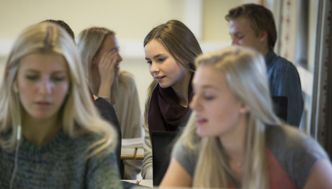 Studenter er ikke særlig imponert over oppfølgingen og lærernes faglige kompetanse ved høyere utdanning i Norge. Høgskolene scorer lavest på kundetilfredshet, universitetene noe høyere. De siste årene har universitetene oppnådd en viss fremgang, mens høgskolene går litt tilbake, viser undersøkelser gjort av EPSI Rating Norge. (Foto: Berit Roald, NTB Scanpix) Studenter er ikke særlig imponert over oppfølgingen og lærernes faglige kompetanse ved høyere utdanning i Norge. Høgskolene scorer lavest på kundetilfredshet, universitetene noe høyere. De siste årene har universitetene oppnådd en viss fremgang, mens høgskolene går litt tilbake, viser undersøkelser gjort av EPSI Rating Norge. (Foto: Berit Roald, NTB Scanpix)