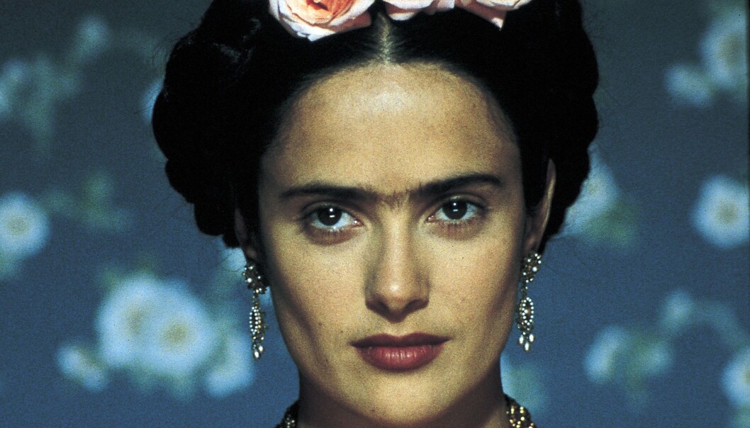 Forskere har undersøkt genene til over 6000 mennesker og funnet en rekke ulike gener som styrer ulike egenskaper ved håret vårt. Her ser du Salma Hayek som spiller Frida Kahlo i filmen Frida. (Foto: Miramax) Forskere har undersøkt genene til over 6000 mennesker og funnet en rekke ulike gener som styrer ulike egenskaper ved håret vårt. Her ser du Salma Hayek som spiller Frida Kahlo i filmen Frida. (Foto: Miramax)