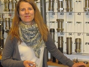 Project manager Kristin Spildo is working to find out which particles are best suited for recovering more oil from different rock types. (Photo: UiB) Project manager Kristin Spildo is working to find out which particles are best suited for recovering more oil from different rock types. (Photo: UiB)