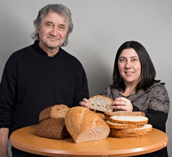 Nofima-forskerne Tormod Næs og Paula Varela Tomasco utvikler hurtigmetoder som gjør matprodusenter i stand til å velge hvilke produkter de skal sende ut i markedet. (Foto: Jon-Are Berg-Jacobsen, Nofima) Nofima-forskerne Tormod Næs og Paula Varela Tomasco utvikler hurtigmetoder som gjør matprodusenter i stand til å velge hvilke produkter de skal sende ut i markedet. (Foto: Jon-Are Berg-Jacobsen, Nofima)