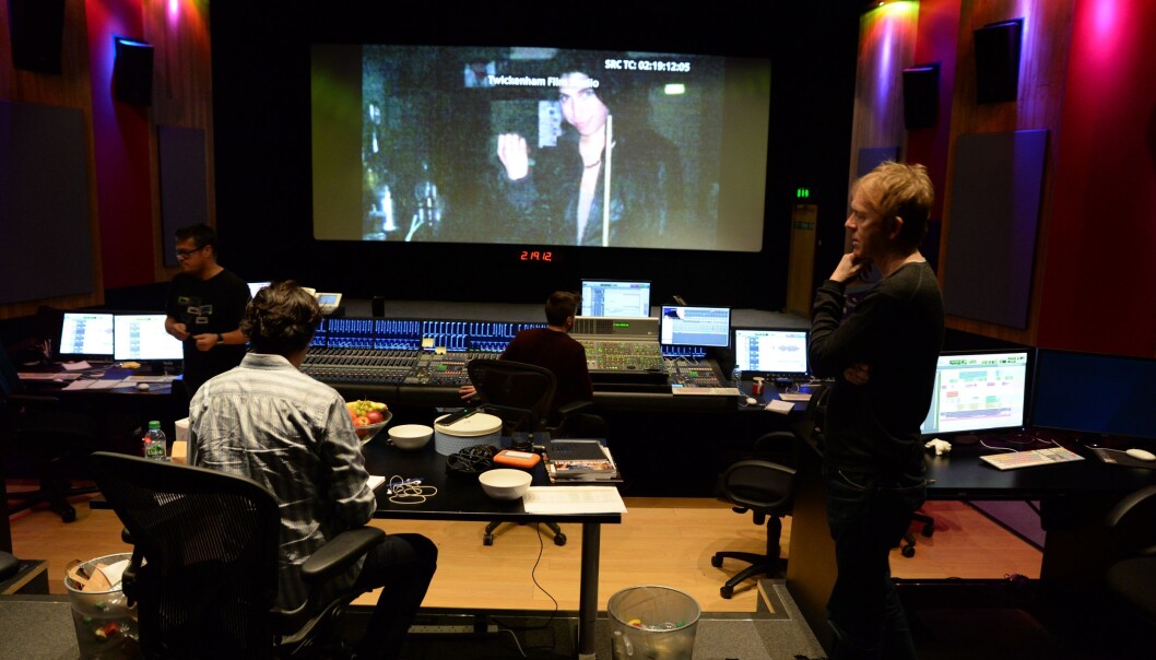 To menn står bak filmen om musikeren Amy Winehouse, nominert til Oscar for beste dokumentarfilm. Riktignok har den ene regissøren, Asif Kapadia, indisk bakgrunn, men det er sjelden kost i Oscar-verdenen. De siste tre årene er nesten ni av ti regissører som blir foreslått til prisen, hvite. (Foto: Norsk Filmdistribusjon) To menn står bak filmen om musikeren Amy Winehouse, nominert til Oscar for beste dokumentarfilm. Riktignok har den ene regissøren, Asif Kapadia, indisk bakgrunn, men det er sjelden kost i Oscar-verdenen. De siste tre årene er nesten ni av ti regissører som blir foreslått til prisen, hvite. (Foto: Norsk Filmdistribusjon)