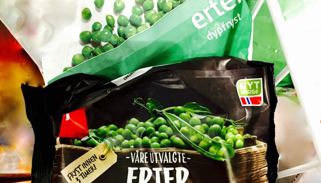To poser frosne erter kan ha helt forskjellig pris. Det avspeiler den store kvalitetsforskjellen det er på erter, avslører en forsker som har kikket nærmere på dem. (Foto: Bård Amunden/forskning.no) To poser frosne erter kan ha helt forskjellig pris. Det avspeiler den store kvalitetsforskjellen det er på erter, avslører en forsker som har kikket nærmere på dem. (Foto: Bård Amunden/forskning.no)