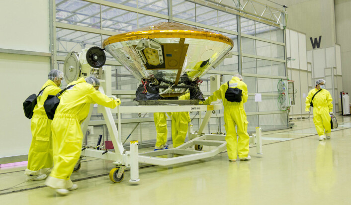 Landingsmodulen Schiaparelli fraktes fra renrommet til drivstoffpåfylling i Baikonur-kosmodromen den 12. februar 2016. (Foto: ESA - B. Bethge) Landingsmodulen Schiaparelli fraktes fra renrommet til drivstoffpåfylling i Baikonur-kosmodromen den 12. februar 2016. (Foto: ESA - B. Bethge)
