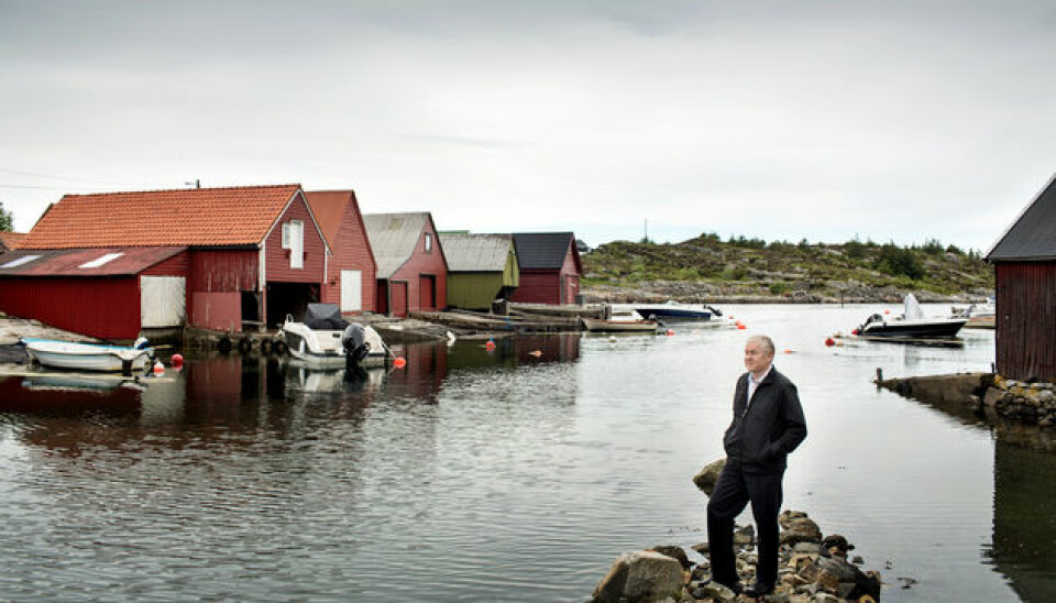 Nils Kolle takes in the view at Sotra, an island 20 minutes drive west of Bergen. In this area people were reliant on the fisheries, a few farm animals, and a patch of land. People rowed by boat to Bergen city centre several times a week to sell fresh fish. (Photo: Eivind Senneset)