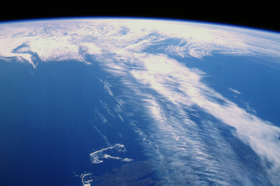 Skyer følger jetstrømmen over Canada og gjør den synlig, sett fra rommet. (Foto: NASA)