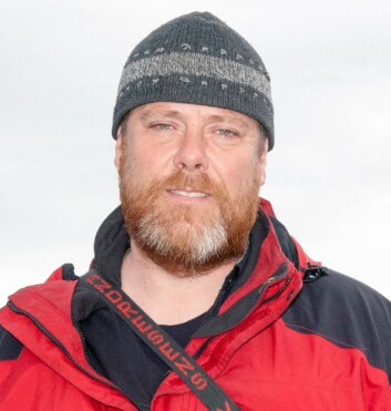 Jørgen Berge ved Kongsfjorden utenfor Ny-Ålesund på Svalbard. (Foto: Karine Nigar Aarskog, UiT) Jørgen Berge ved Kongsfjorden utenfor Ny-Ålesund på Svalbard. (Foto: Karine Nigar Aarskog, UiT)