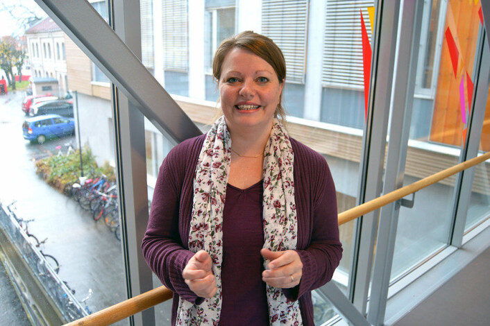 – Det er kjent at belastende livserfaringer påvirker folks helse, sier fastlege og forsker Bente Prytz Mjølstad. (Foto: Vibeke Ann Pettersen, NTNU) – Det er kjent at belastende livserfaringer påvirker folks helse, sier fastlege og forsker Bente Prytz Mjølstad. (Foto: Vibeke Ann Pettersen, NTNU)