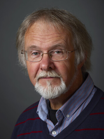 Professor Arve Elvebakk ved Tromsø Museum – Universitetsmuseet har oppdaget en helt ny tropisk lavslekt. (Foto: Konstanse Karlsen) Professor Arve Elvebakk ved Tromsø Museum – Universitetsmuseet har oppdaget en helt ny tropisk lavslekt. (Foto: Konstanse Karlsen)