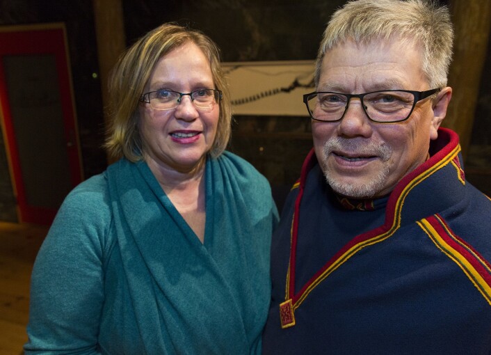 Torill Nyseth, professor ved Institutt for sosiologi, statsvitenskap og samfunnsplanlegging ved UiT – Norges arktiske universitet (til venstre) sammen med prosjektleder Paul Pedersen. (Foto: Stig Brøndbo) Torill Nyseth, professor ved Institutt for sosiologi, statsvitenskap og samfunnsplanlegging ved UiT – Norges arktiske universitet (til venstre) sammen med prosjektleder Paul Pedersen. (Foto: Stig Brøndbo)