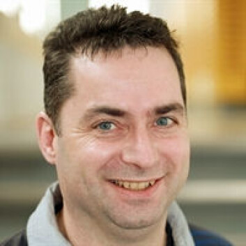 Richard Gosselink forsker på hvordan avfallet fra papirproduksjon kan brukes. (Foto: Wageningen UR Food & Biobased Research) Richard Gosselink forsker på hvordan avfallet fra papirproduksjon kan brukes. (Foto: Wageningen UR Food & Biobased Research)