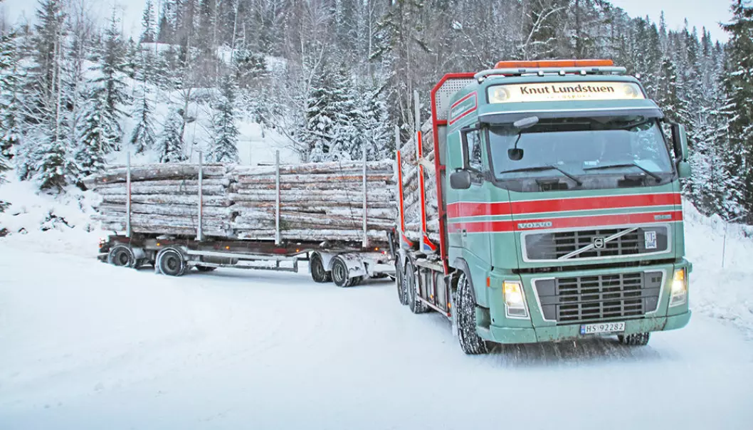 Greenhouse gas emissions from forest operations are generally low. On-road timber transport accounts for the largest share of these emissions. (Photo: Astrid Kløvstad / Norsk Skogbruk)
