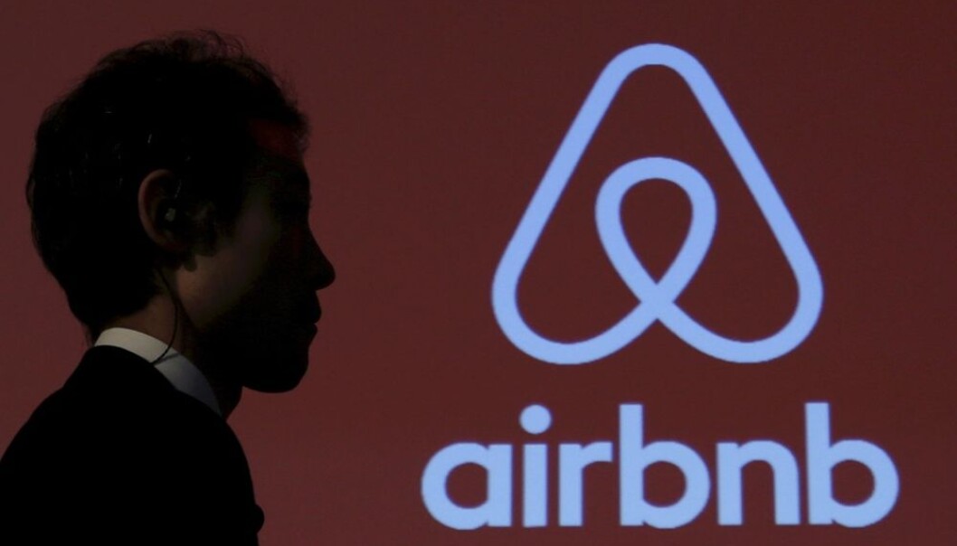 Enten du har en villa på sjøsiden eller en luftmadrass i hjørnet i stuen din, er det gratis å leie ut boligen din, skriver Airbnb på sine nettsiden sin. Gjennom nettsiden kan du publisere utleiestedet ditt slik at hele verden kan se det og du kan leie deg inn hos andre. Foreløpig ser det ut til at det er svært få som har benyttet seg av anledningen i Norge. (Foto: Yuya Shino, Reuters, NTB Scanpix Enten du har en villa på sjøsiden eller en luftmadrass i hjørnet i stuen din, er det gratis å leie ut boligen din, skriver Airbnb på sine nettsiden sin. Gjennom nettsiden kan du publisere utleiestedet ditt slik at hele verden kan se det og du kan leie deg inn hos andre. Foreløpig ser det ut til at det er svært få som har benyttet seg av anledningen i Norge. (Foto: Yuya Shino, Reuters, NTB Scanpix