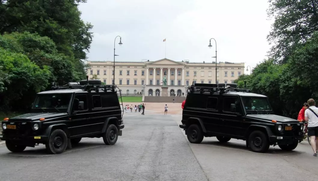 Tourists feel safer in Norway after the terror acts on Utøya island and central Oslo in the summer of 2011. Photo is taken in front of the Norwegian Royal Palace. (Photo: Colourbox)