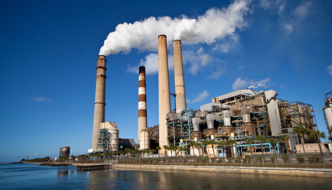 Et apparat som kan konvertere CO2 til flytende drivstoff, kan plasseres ved kraftverk eller fabrikker, hvor konsentrasjonen av CO2 er høy. (Illustrasjonsfoto: Shutterstock, NTB scanpix) Et apparat som kan konvertere CO2 til flytende drivstoff, kan plasseres ved kraftverk eller fabrikker, hvor konsentrasjonen av CO2 er høy. (Illustrasjonsfoto: Shutterstock, NTB scanpix)