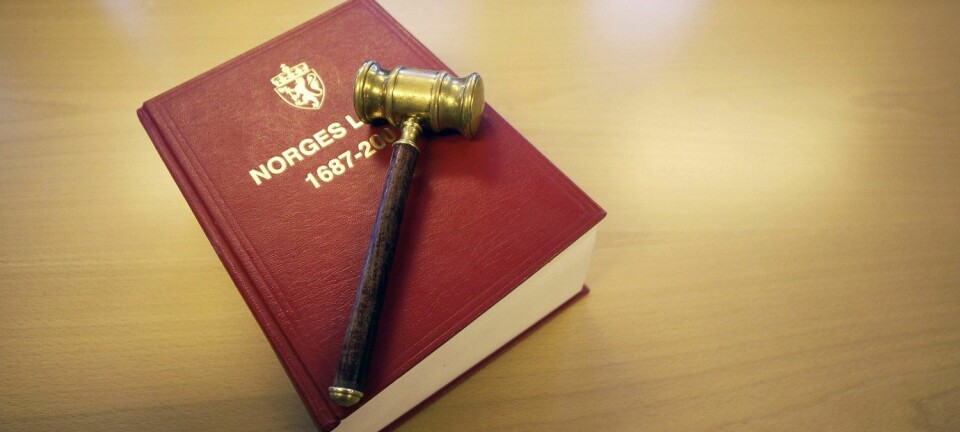 I Sverige ble syv lover på diskrimineringsfeltet samlet til en felles diskrimineringslov som trådte i kraft i 2009. I Norge gikk er forslaget å forene fire lover i en ny, samlet likestillings- og diskrimineringslov.  (Foto: Samfoto, NTB Scanpix)