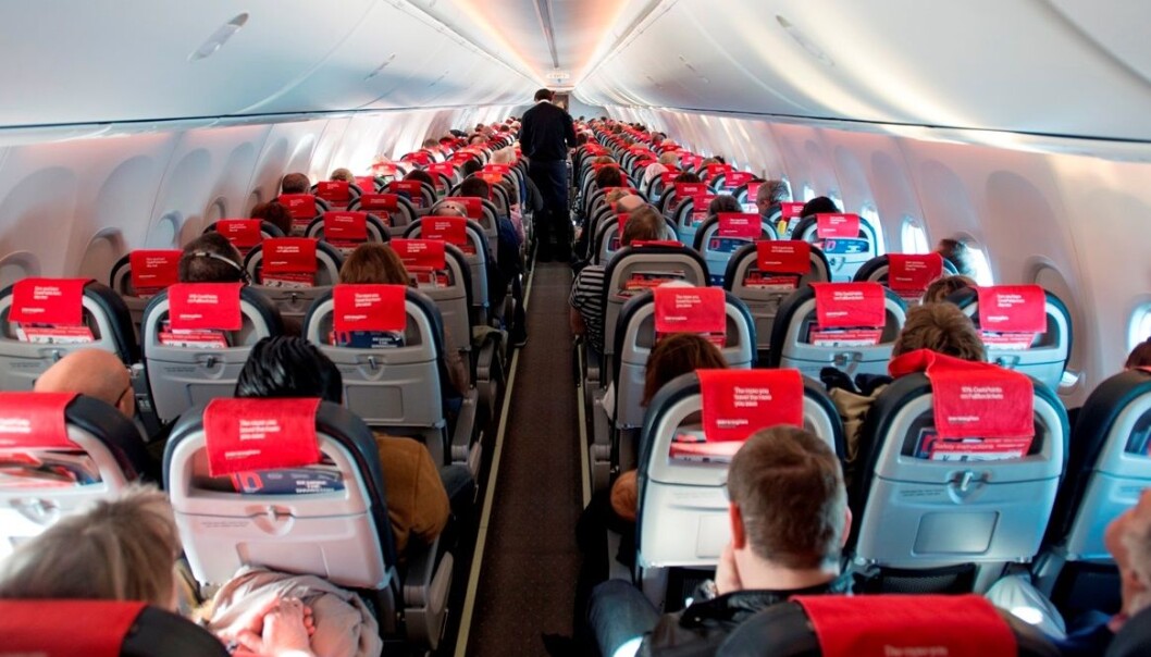 Professor of economics believes it is inevitable that the employees at the Norwegian Air Shuttle face wages cuts, due the company's branches in other countries. (Photo: Espen Braata, Scanpix) Professor of economics believes it is inevitable that the employees at the Norwegian Air Shuttle face wages cuts, due the company's branches in other countries. (Photo: Espen Braata, Scanpix)