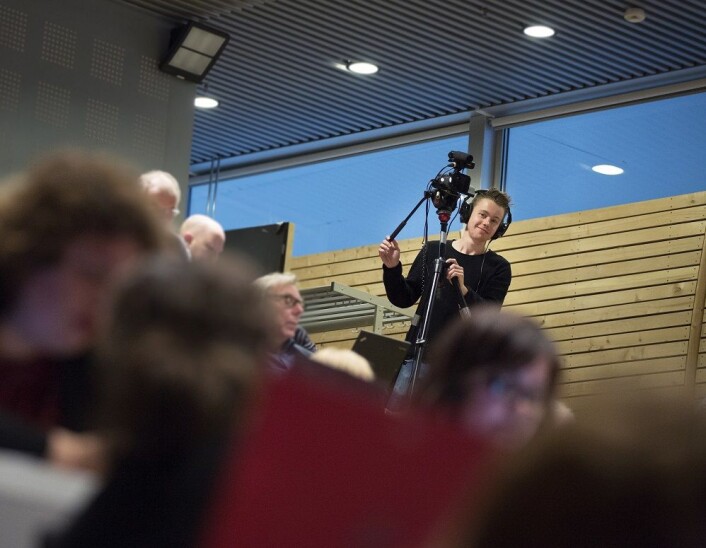 Stian Olsen ble ferdig med videregående våren 2015, etter 13 skoleår med lærere som hadde svært ulikt syn på hans utfordringer. Selv om han fikk diagnosen allerede i grunnskolen, ble skolegangen en kamp om forståelse og hjelp. (Foto: Stig Brøndbo) Stian Olsen ble ferdig med videregående våren 2015, etter 13 skoleår med lærere som hadde svært ulikt syn på hans utfordringer. Selv om han fikk diagnosen allerede i grunnskolen, ble skolegangen en kamp om forståelse og hjelp. (Foto: Stig Brøndbo)