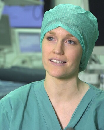 Lege Katrine Hordnes Slagsvold leder forskningsprosjektet der hjertepasienter settes på hardtrening før operasjon.
(Foto: Roger Myren, NRK) Lege Katrine Hordnes Slagsvold leder forskningsprosjektet der hjertepasienter settes på hardtrening før operasjon.
(Foto: Roger Myren, NRK)