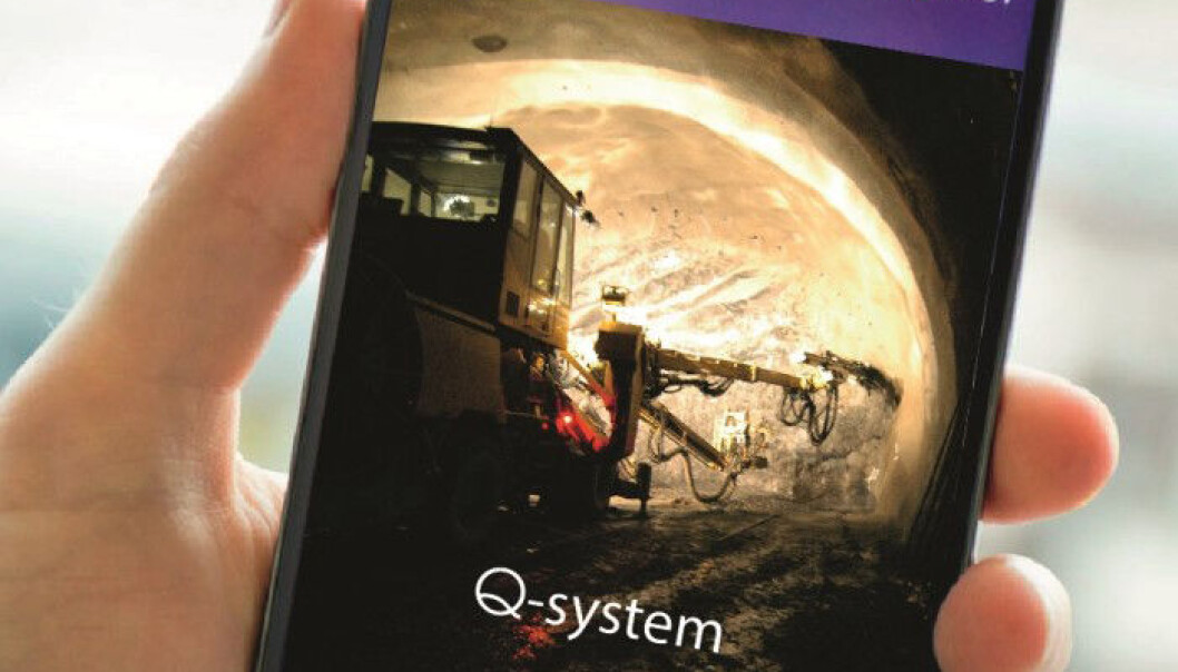 – Vi har lagt stor vekt på at den skal være enkel å bruke, med et intuitivt grensesnitt. Men det er fortsatt ikke så vanlig å bruke smarttelefon til teknisk avanserte arbeidsoperasjoner, så vi er spent på tilbakemeldingene fra brukerne, sier Elin Katrine Morgan. (Foto: NGI) – Vi har lagt stor vekt på at den skal være enkel å bruke, med et intuitivt grensesnitt. Men det er fortsatt ikke så vanlig å bruke smarttelefon til teknisk avanserte arbeidsoperasjoner, så vi er spent på tilbakemeldingene fra brukerne, sier Elin Katrine Morgan. (Foto: NGI)