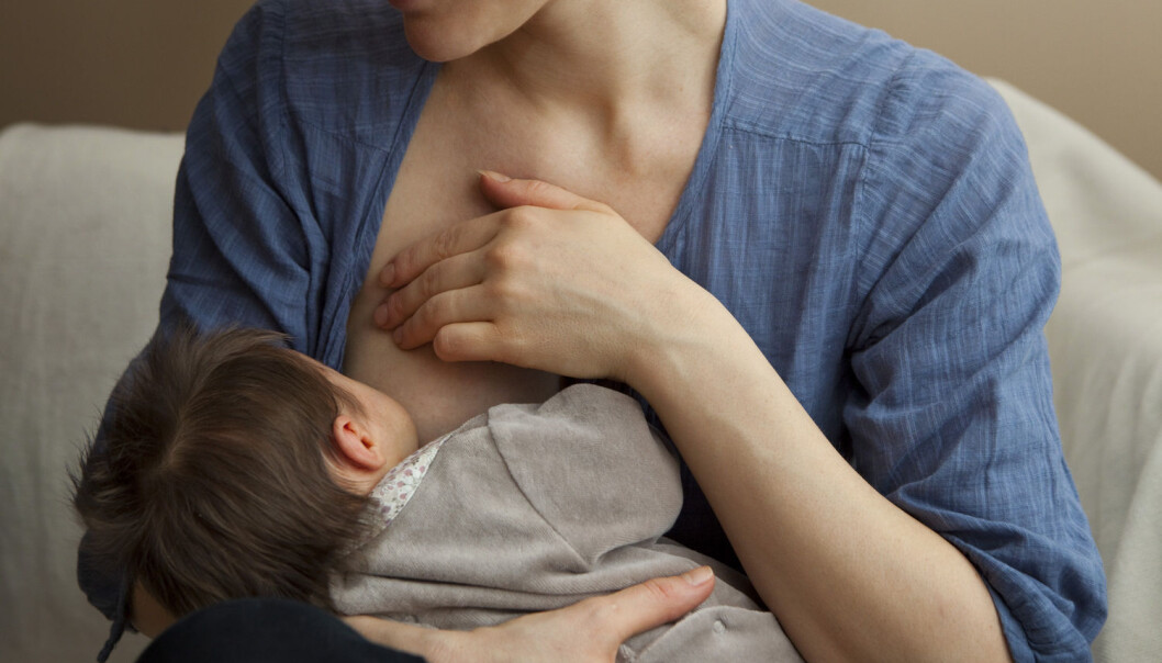 Morsmelk inneholder pakker med genetiske koder som sannsynligvis kan påvirke et spedbarns utvikling, viser ny ph.d.-avhandling. (Illustrasjonsfoto: Shutterstock, NTB scanpix) Morsmelk inneholder pakker med genetiske koder som sannsynligvis kan påvirke et spedbarns utvikling, viser ny ph.d.-avhandling. (Illustrasjonsfoto: Shutterstock, NTB scanpix)
