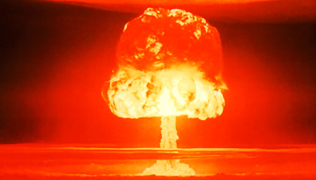 Hydrogenbomben som eksploderte på Bikiniatollen i Stillehavet i 1952 hadde en sprengkraft tilsvarende 11 millioner tonn TNT. Det er rundt 550 ganger kraftigere enn bomben som sprang over Nagasaki i 1945. Den nordkoreanske bomben som nå er prøvesprengt, har trolig en tilsvarende sprengkraft som Nagasaki-bomben, ifølge en ekspert ved FFI. (Foto: United States Department of Energy) Hydrogenbomben som eksploderte på Bikiniatollen i Stillehavet i 1952 hadde en sprengkraft tilsvarende 11 millioner tonn TNT. Det er rundt 550 ganger kraftigere enn bomben som sprang over Nagasaki i 1945. Den nordkoreanske bomben som nå er prøvesprengt, har trolig en tilsvarende sprengkraft som Nagasaki-bomben, ifølge en ekspert ved FFI. (Foto: United States Department of Energy)