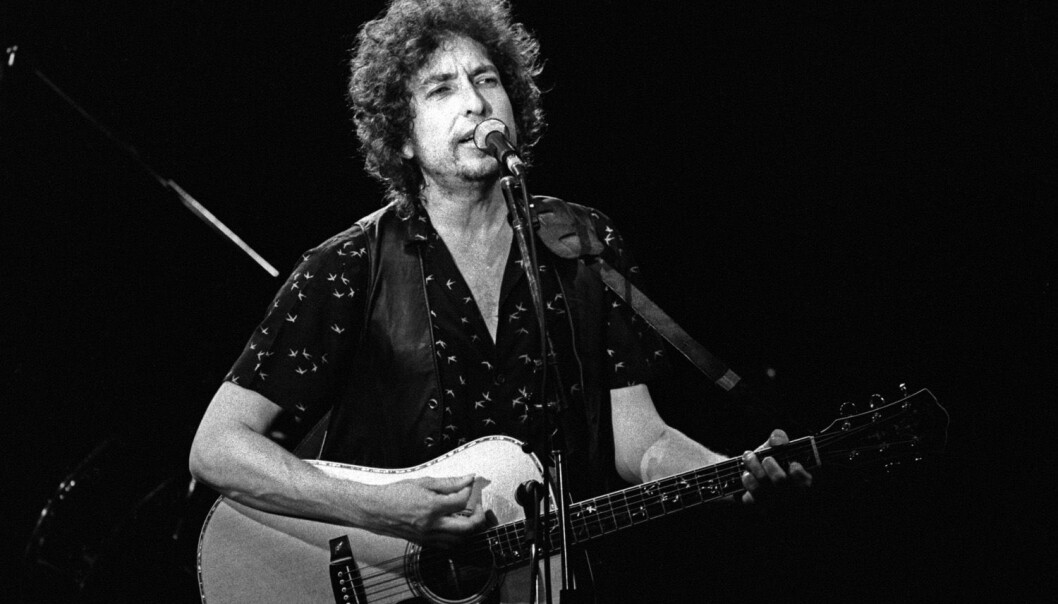 Bob Dylan opptrer i Drammenshallen i 1981. Det er ikke umulig at noen i publikum den gangen er blitt forskere. Vil de sitere Dylan, tro? (Foto: NTB Scanpix) Bob Dylan opptrer i Drammenshallen i 1981. Det er ikke umulig at noen i publikum den gangen er blitt forskere. Vil de sitere Dylan, tro? (Foto: NTB Scanpix)
