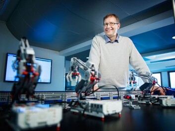 With the help of Lego Mindstorms, pupils can build entire production lines where products can undergo different processes, just like in real-life processes. HiOA researcher Birger Brevik has studied how such simulated processes are used as educational tools. (Photo: Benjamin A. Ward) With the help of Lego Mindstorms, pupils can build entire production lines where products can undergo different processes, just like in real-life processes. HiOA researcher Birger Brevik has studied how such simulated processes are used as educational tools. (Photo: Benjamin A. Ward)