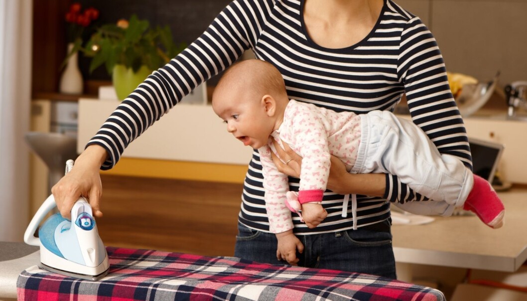 Hvert år utstedes det mellom 1500 og 2000 au pair-visumer i Norge. De fleste som får et slikt visum er filippinske kvinner. I tillegg kommer et ukjent antall europeere til Norge som au pairer. (Foto: Shutterstock) Hvert år utstedes det mellom 1500 og 2000 au pair-visumer i Norge. De fleste som får et slikt visum er filippinske kvinner. I tillegg kommer et ukjent antall europeere til Norge som au pairer. (Foto: Shutterstock)