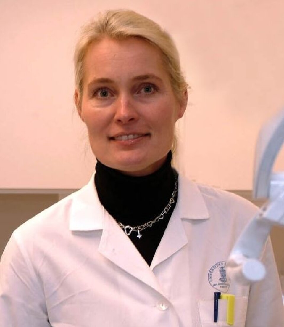 Kristin Klock er samfunnsodontolog ved Universitetet i Bergen. Hun mener at det satses altfor lite på forskning på tannhelse i Norge. Til tross for at det er påvist sterk sammenheng mellom tannhelse og allmenn helse. (Foto: UiB)