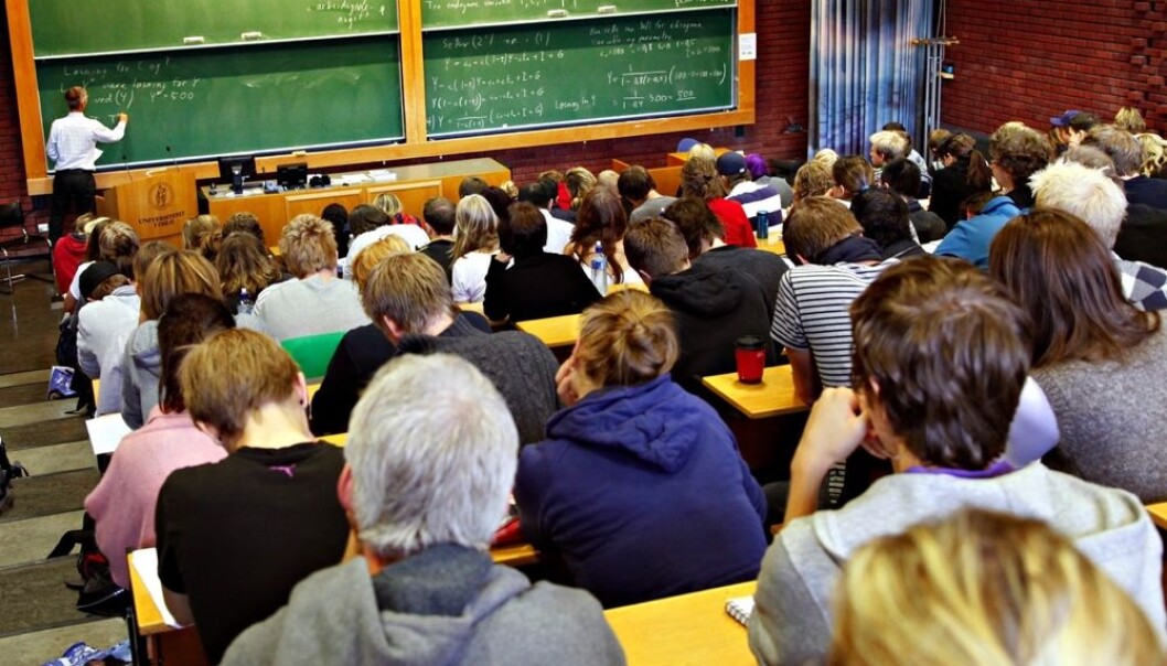 Forskningsbasert utdanning er et økende krav, både ved universiteter og høyskoler. Men blir undervisningen egentlig bedre av at foreleseren har tatt en doktorgrad? (Foto: Ingar Storfjell, scanpix) Forskningsbasert utdanning er et økende krav, både ved universiteter og høyskoler. Men blir undervisningen egentlig bedre av at foreleseren har tatt en doktorgrad? (Foto: Ingar Storfjell, scanpix)