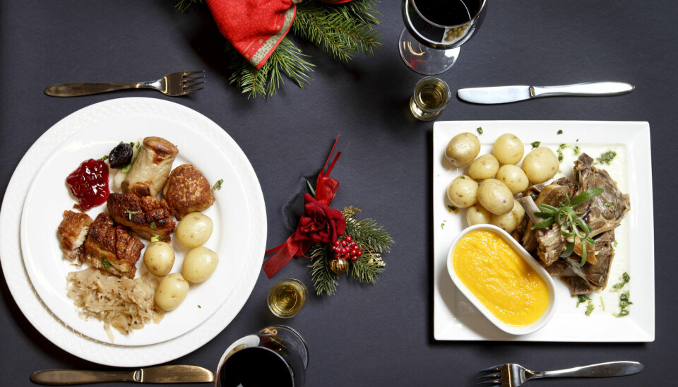 Vestlandet mot Østlandet: 76 prosent av vestlendingene spiser pinnekjøtt på julaften. 76 prosent av østlendingene spiser svineribbe. (Foto: Gorm Kallestad, NTB scanpix)