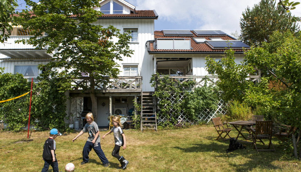 Seven solar cell systems were selected, all of which were installed in private residences. Housing association estates with solar heating systems were also included in the survey. (Photo: Enova)
