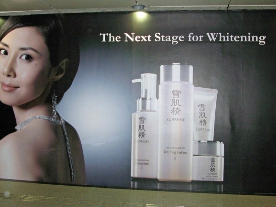Advertisement for whitening products in Singapore. (Foto: Catrin Lundström)