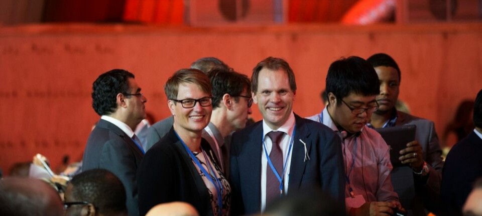 Klima- og miljøminister Tine Sundtoft og Aslak Brun, Norges forhandlingsleder i Paris er fornøyd med klimaavtalen som ble forhandlet fram i Paris. Men har de grunn til det?  (Foto: Berit Roald, Scanpix)