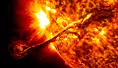 Spør en forsker: Derfor blir ikke satellitter sugd inn i sola av tyngdekraften